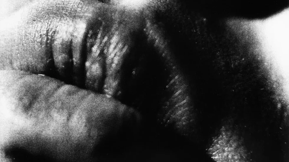 ”Farewell photography” heter en bildserie som Daido Moriyama gjorde på 1970-talet. Den publicerades i en bok som i dag anses vara fotohistoria.
