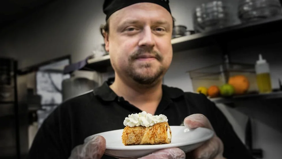 Kocken Johan Hellman med den nya varianten - pannkakssemlan.