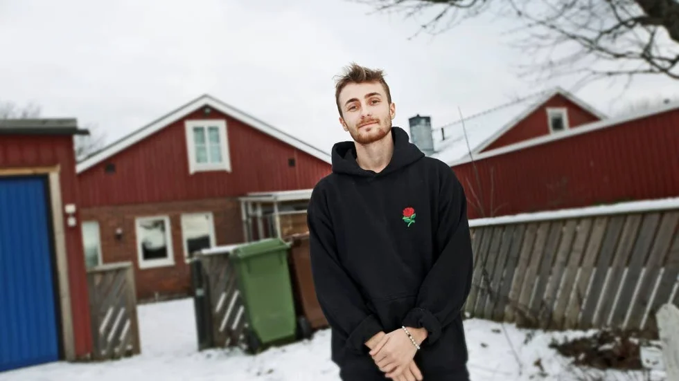Långt. Niklas Carson Mattsson tackar den kommunala musikskolan för sin musikaliska utbildning. Den har tagit honom ända till Melodifestivalen.