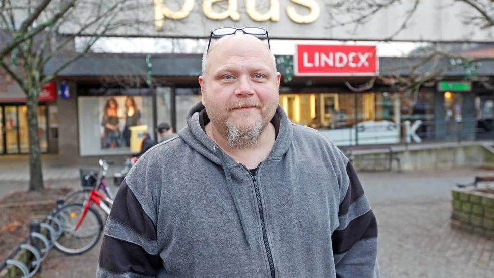 Christian Holmgren, 50, Eskilstuna. Jag brukar aldrig lova något. Men jag lovar att aldrig ge några nyårslöften.