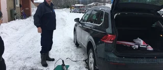 "Minst 50-tal bilar fått däcken förstörda"