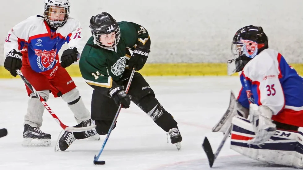 Framtiden. Under mellandagarna spelas en mängd ungdomshockey i Enköpings båda ishallar. Får vi se någon av framtidens stjärnor?