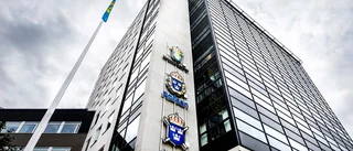 Polishuset spärrades av