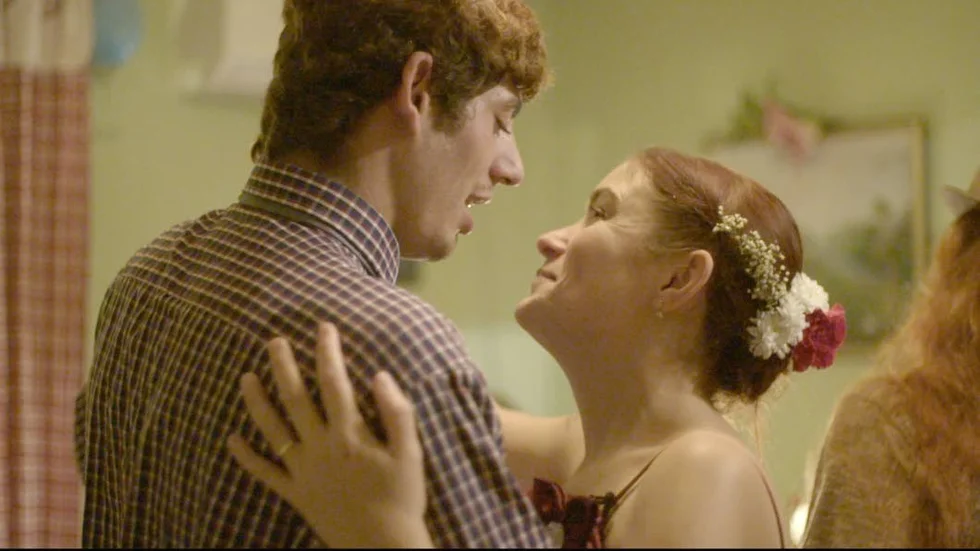 Dokumentärfilmen "Josefin & Florin" handlar om en kärlekshistoria mellan en ensam mamma och en rumänsk tiggare.