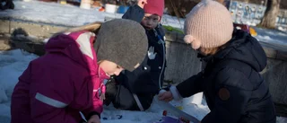 Många barn ville skulptera i snö