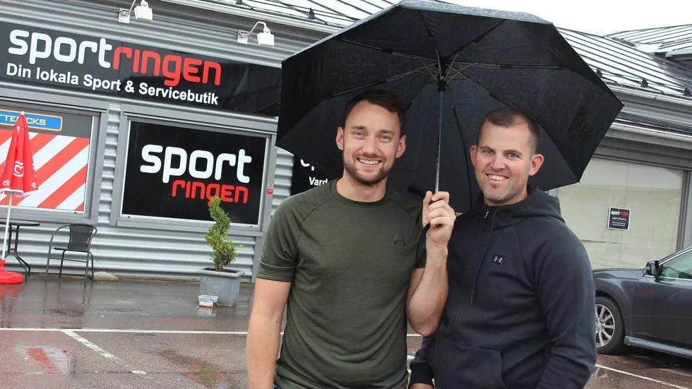 Daniel Karlsson och Johan Rostner tror på den lokala handeln och många ville läsa.