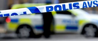 Påkörd av polisbil efter flykt