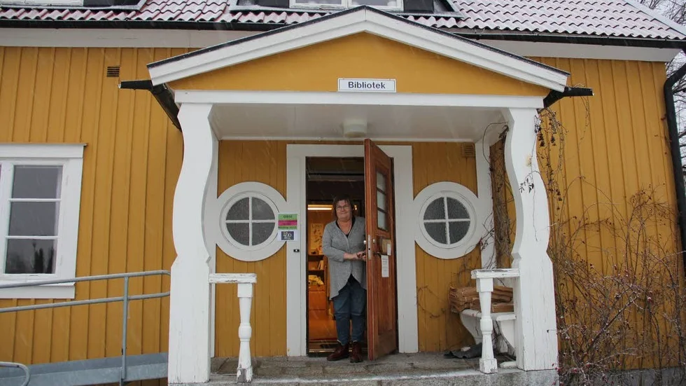 Bibliotekshuset i Vittinge ägs av kommunen och hör till skolan. Samma sak gäller bibliotekslokalen i Morgongåva.