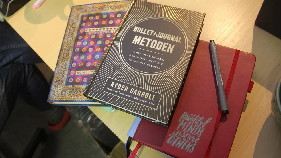 Bullet journal är en organisationsmodell utarbetad av Ryder Caroll, som till vardags arbetar som digital producent i New York.