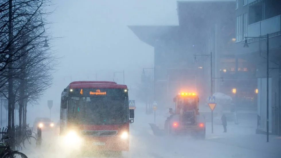 Utan problem. Bussarna gick nästan efter tidtabell, medhjälp av snösvängen givetvis.
