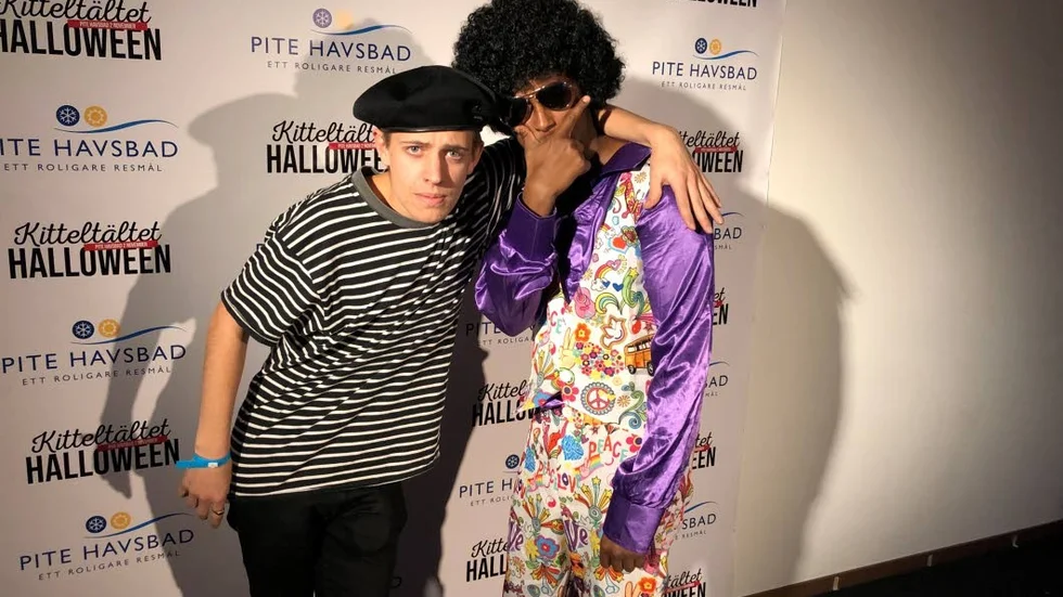 Vimmel från Halloweenfesten på Pite Havsbad. Andy och Abdy