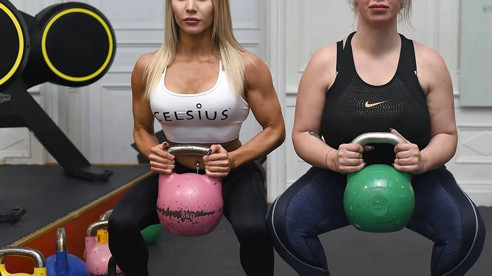 Till en början orkade inte Li Thurfjell göra benböj med vikter – nu funkar allt ifrån en kettlebell till en stång på axlarna.