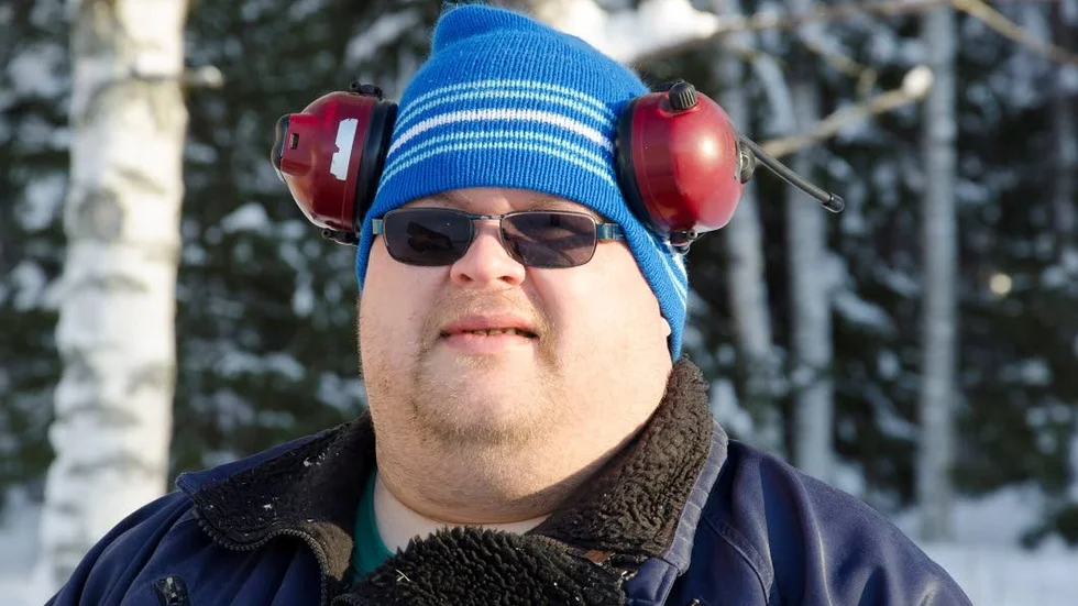 Risto Tolonen gillar att jobba på Vedserve. " Just nu är det roligt, även om det kan gå upp och ned med arbetet."