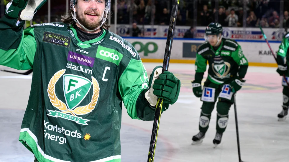Färjestads lagkapten Linus Johansson jublar i kvartsfinalen mot Skellefteå.