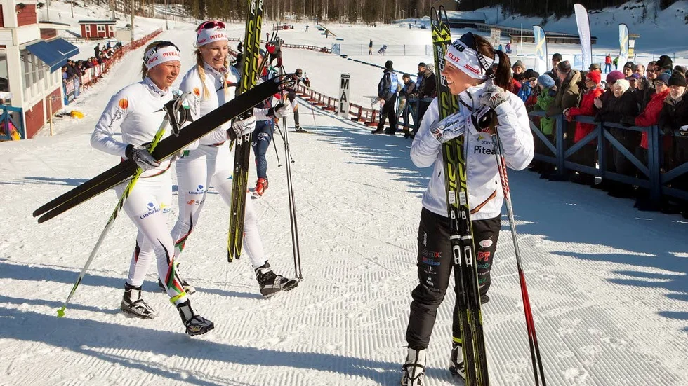 Mia Eriksson tillsammans med Jennie Öberg och Charlotte Kalla efter en SM-tävling för ett par år sedan. Nu är Eriksson taggad för ett nytt mästerskap, denna gång i Sundsvall.