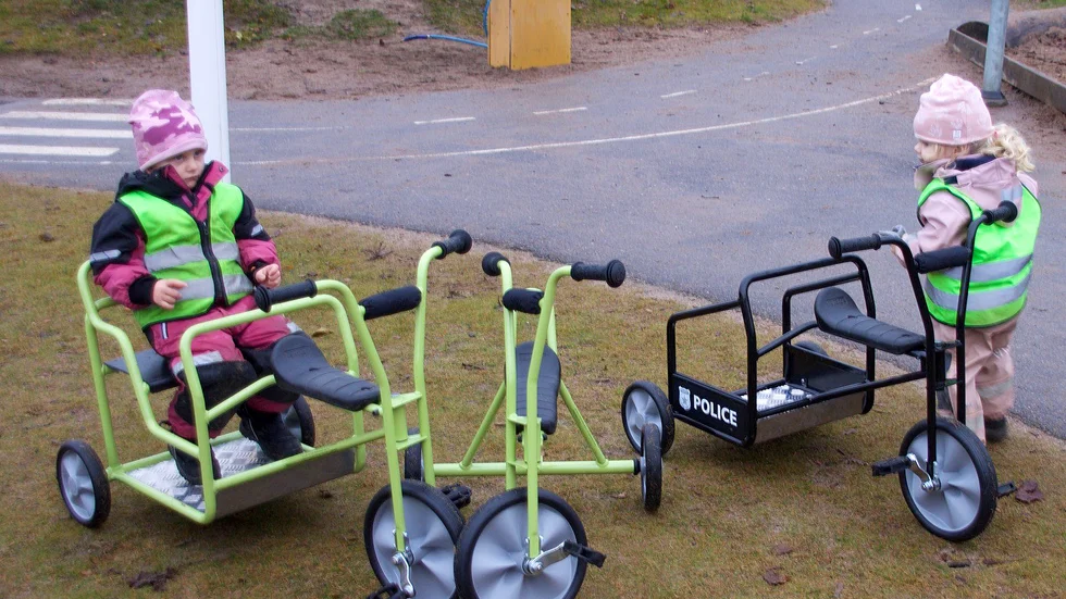 Nya trehjuliga cyklar till förskolan Blanka var en uppskattad gåva.