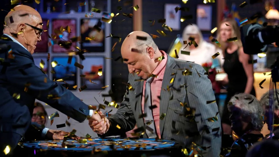 Eliseo Cordoba från Gimo tackar för vinsten i tv.