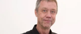 Lat farbror tar hjälp av tekniken