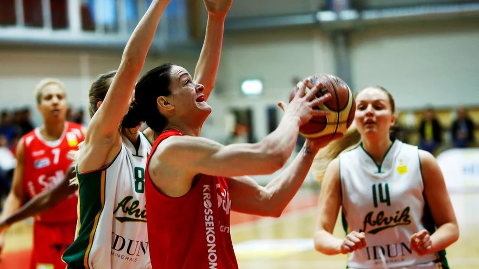 Sallénjs Christy Bacon i bra läge i hemmamatchen mot Alvik.