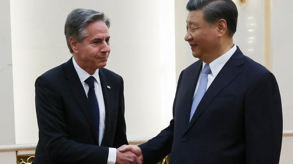 USA:s utrikesminister Antony Blinken skakade i måndags hand med Kinas president Xi Jinping.