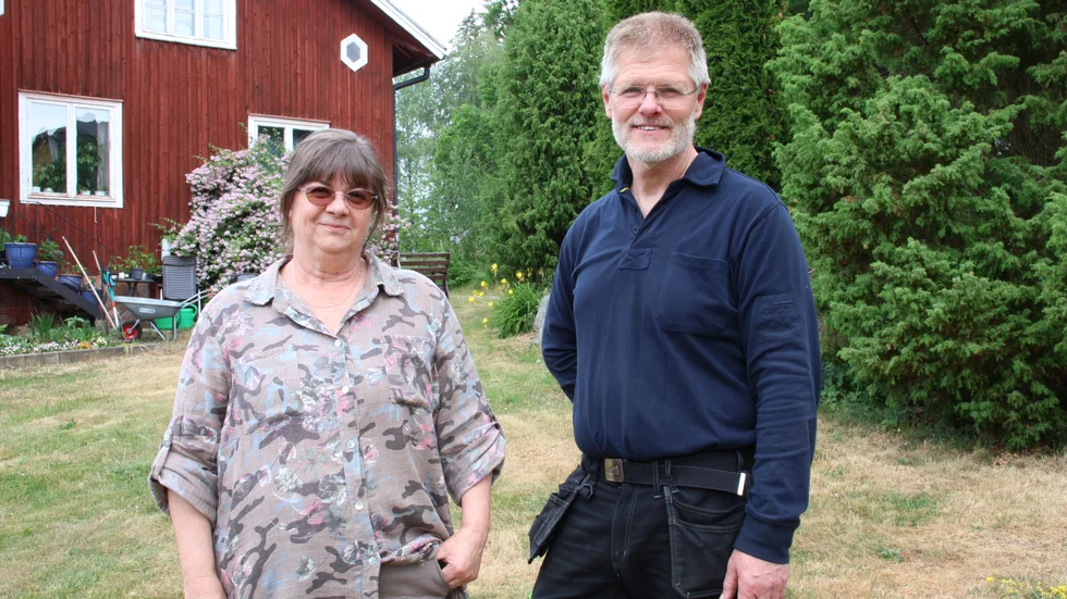 Helene och Henrik Lindley har bott på Ramsjö gård i Morgongåva i sju år och trivs bra där. 