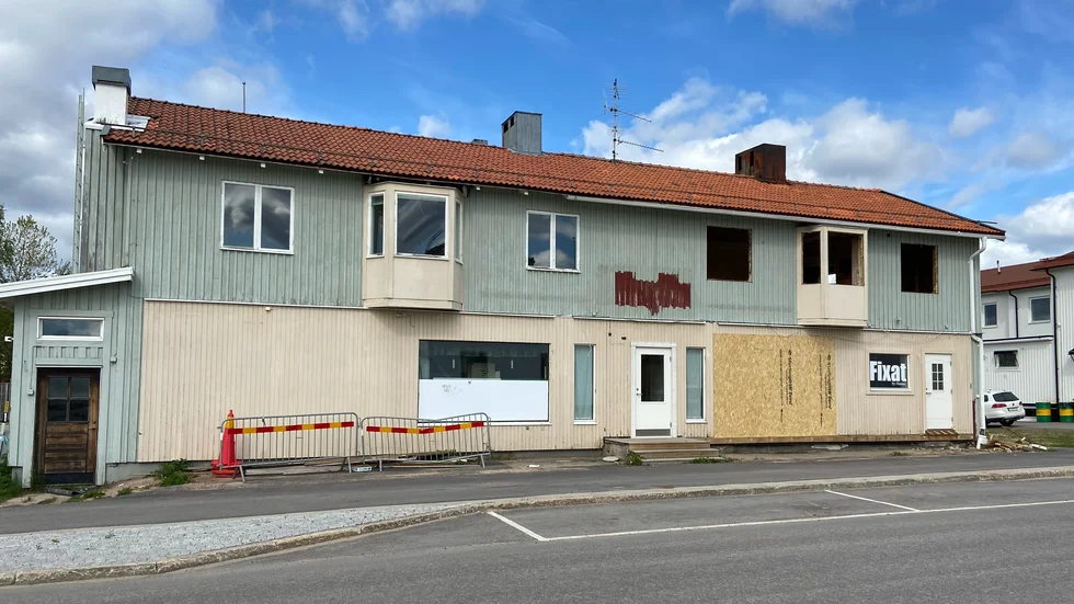Gamla Bykrogen, källarpuben, Ylipääs och pizzeria Lorenzo. Den nostalgiska byggnaden som nu rivs har i folkmun många namn.