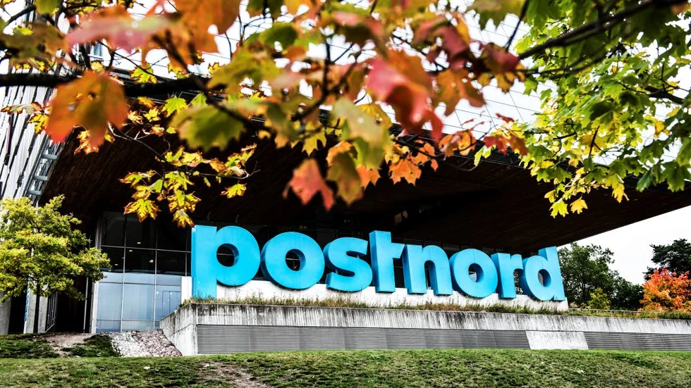 Förlusterna i Danmark tynger fortfarande statliga Postnord.