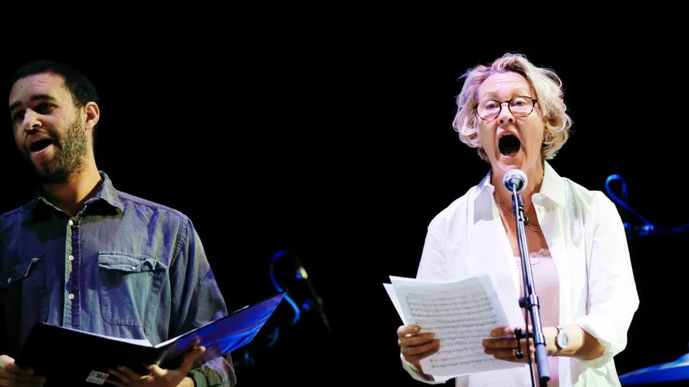 Skådespelarna Josef Törner och Cecilia Nilsson ingår i ensemblen som just börjat repetitionerna av musikalen 2Ingvar! En musikalisk möbelsaga”.