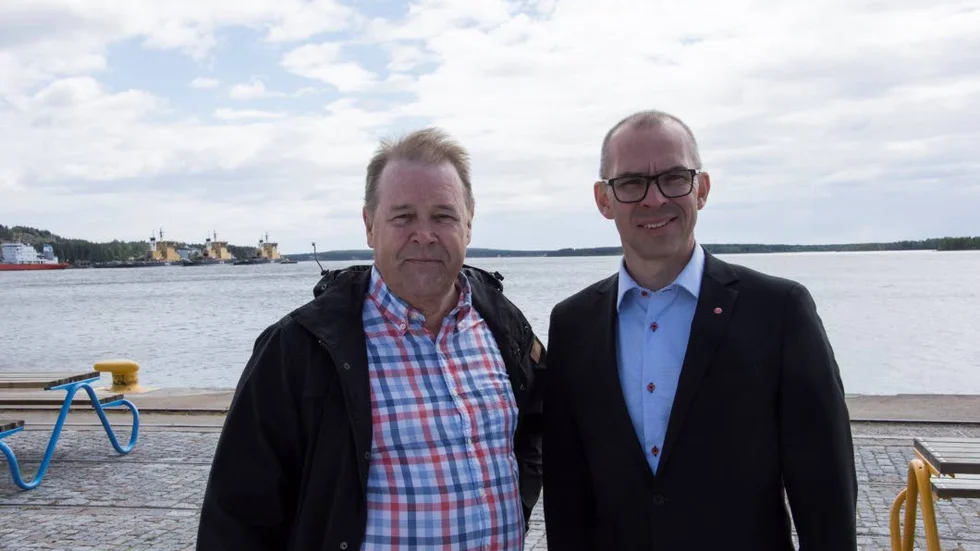 Leif Pettersson och Niklas Nordström (S) ser Norrbottens lott i transportplanen som historiskt stor. Engagemang från bland annat IF-Metall om E10 varit avgörande, menar de. "Det har stor betydelse. Trycket underifrån behövs", säger Niklas Nordström.