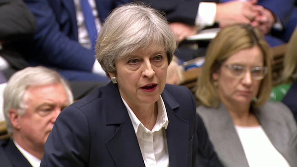 Brexit." Theresa May är svarta fåret personifierat", skriver Berndt Tiberg i veckans nyhetskrönika. Foto: AP