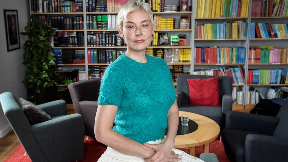 Tredje romanen. Just nu skriver Laura Lindstedt på sin tredje roman. Den kommer inte att ta sju–åtta år att fullborda som de tidigare, säger hon. "Jag har skrivit kontrakt med min förläggare och den borde komma ut nästa höst – vilket känns helt galet."