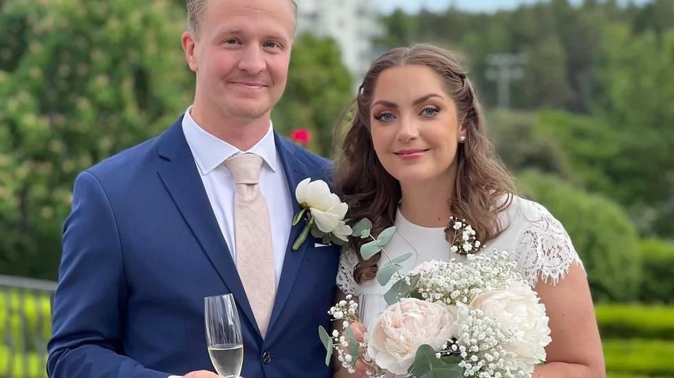 Ett giftermål vid första ögonkastet visade sig vara det rätta för Stina Thunberg, uppvuxen i Enköping, och Fredrik Lindberg. Nu har de köpt en gemensam lägenhet i Uppsala och planerar för ett liv tillsammans.