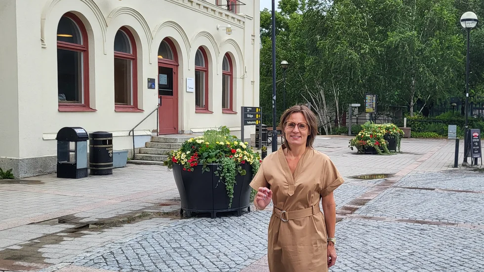 EU-ministern Jessika Roswall (M) kommer hem till Enköping ibland. Under tiden som hon ledde EU:s ministerråd var hemmet i Enköping platsen att hämta kraft.