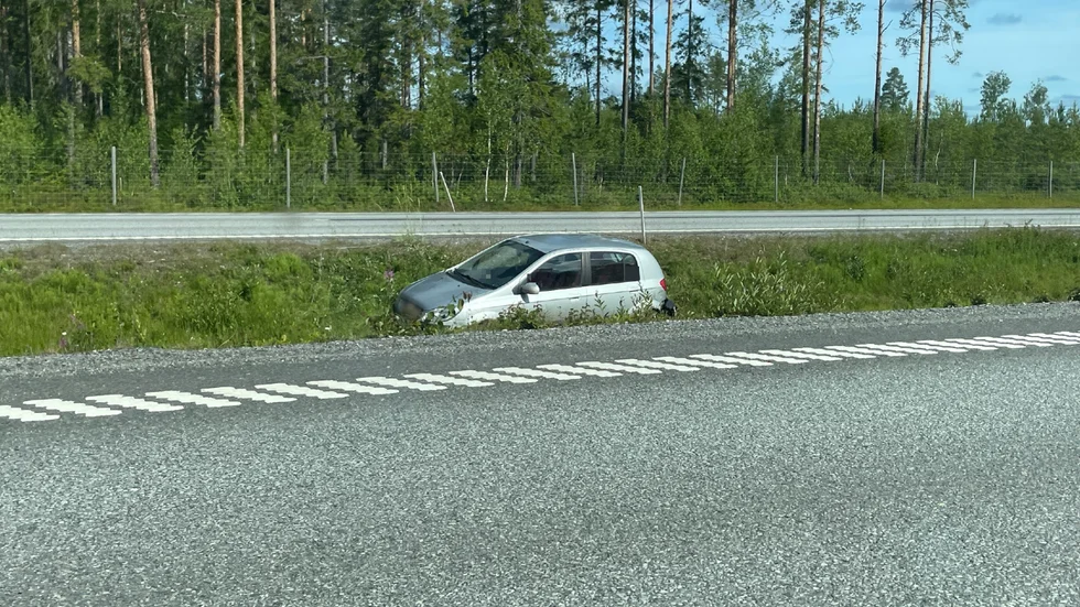 A one-car accident occured on Thursday morning just south of Byske.