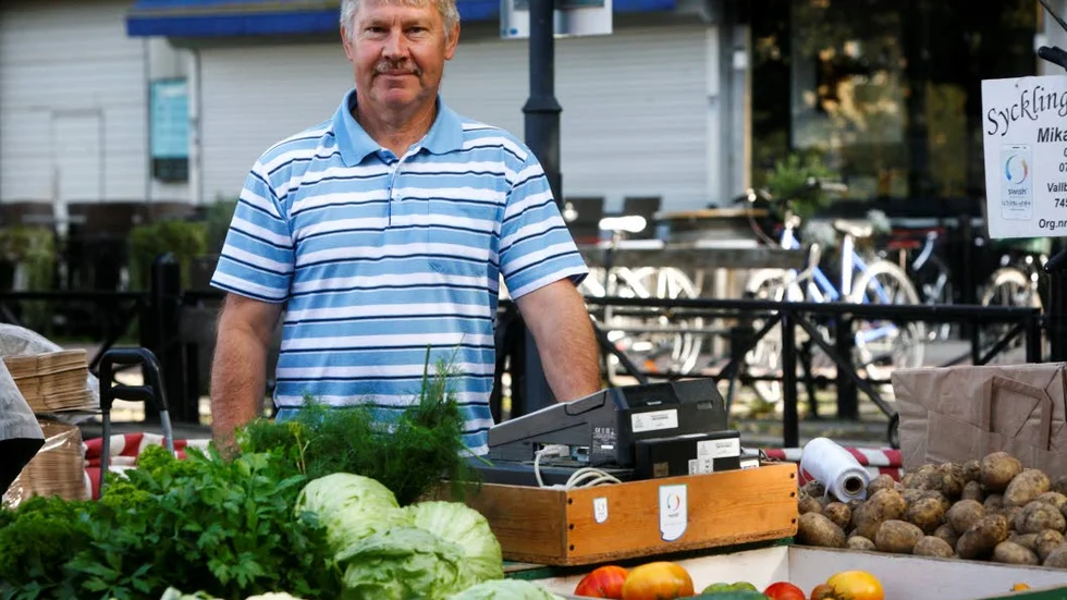 Mikael Lundin har stått på torget och sålt grönsaker i närmare 40 år.