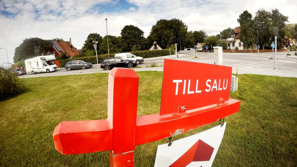 Många villaägare vill sälja när det börjar bli grönt i trädgårdarna. Just nu är det däremot få objekt ute till försäljning.