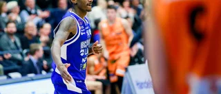 Forwarden hyllas efter segern mot Norrköping