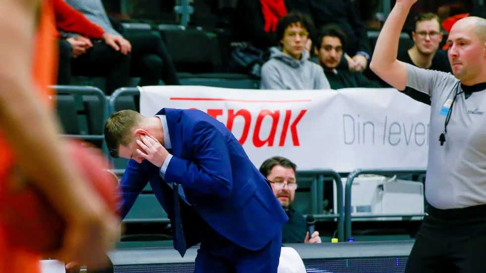 Peter Öqvist kan inte vara nöjd med dagens resultat.