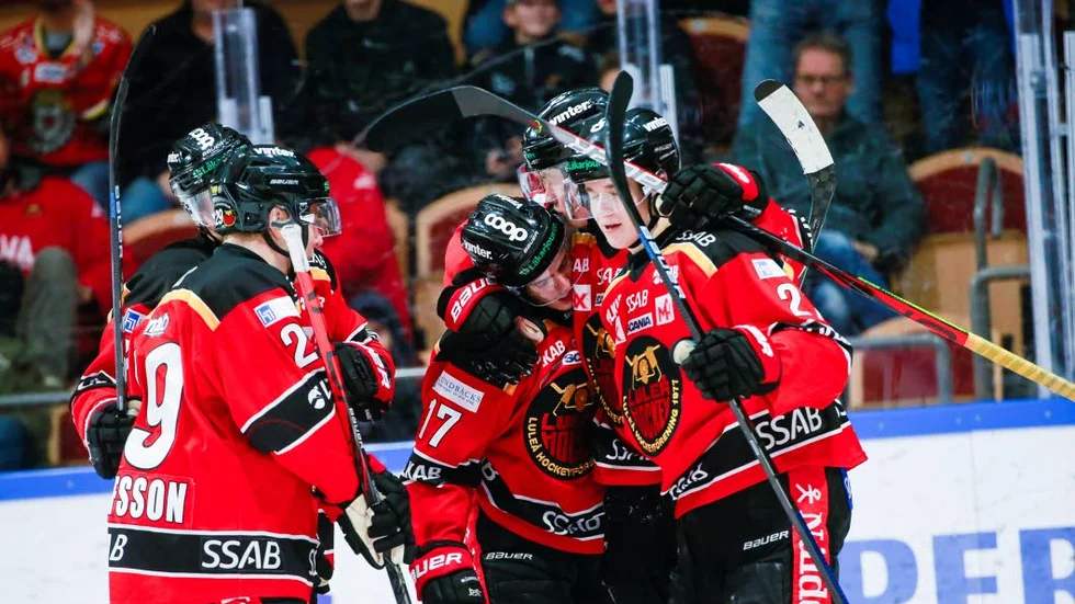 Luleå Hockey möter Malmö Redhawks. Sporten rapporterar direkt.