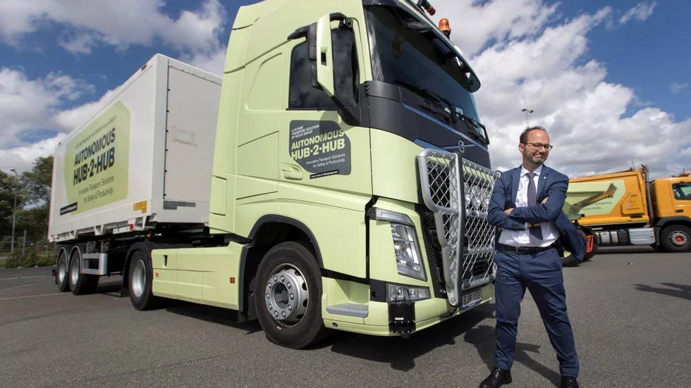 ”Vi har fått till schysstare regler för de som jobbar inom transportsektorn”, säger infrastruktminister Tomas Eneroth (S) efter nattmanglingen i Bryssel.