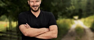 Norrköpingskillen Alexander med i Farmen