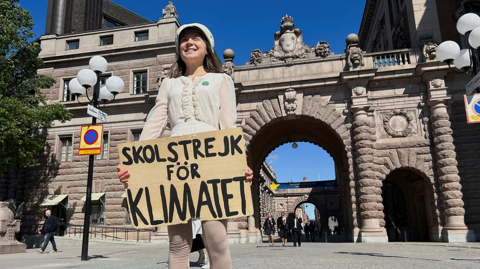 Klimataktivisten Greta Thunberg tar studenten och därmed är det slut med skolstrejkerna för hennes del.
