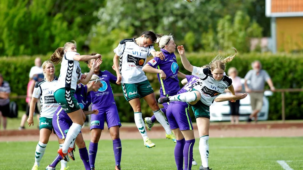 TREDJE RAKA. Vadstena GIF tog tredje raka segern när Valinge besegrades på bortaplan. VGIF hänger med bland de bästa lagen i ettan.