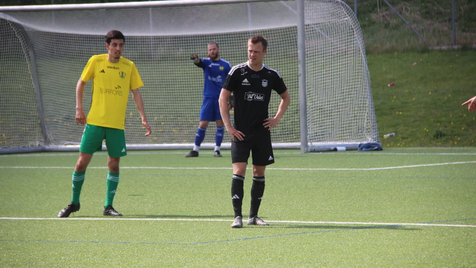 Tungt och uppgivet. Fanna åkte på 0-4 i baken borta mot Bollstanäs. 