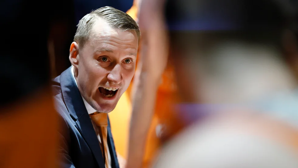 Mikko Riipinens Dolphins framstår som ostoppbara i svenska basketligan.