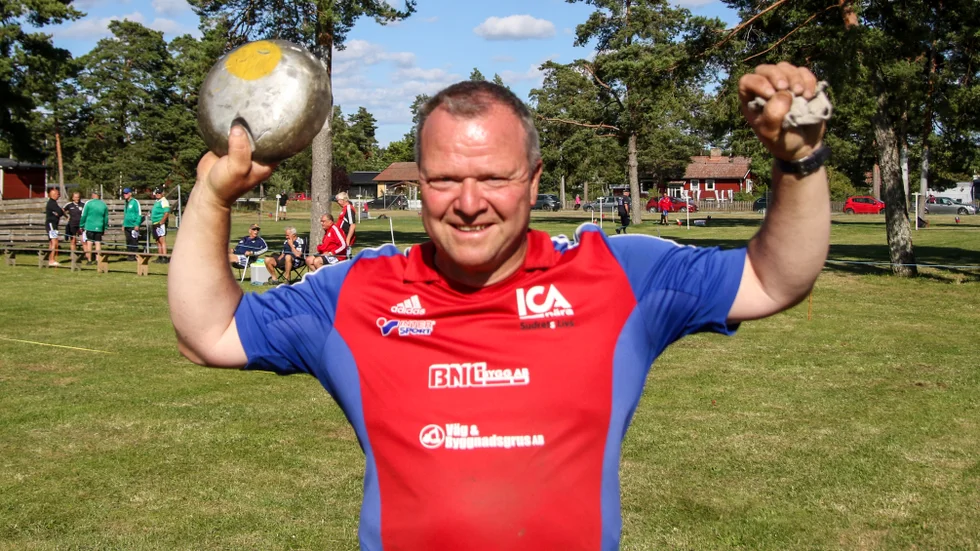 Ola Nilsson, Hablingbo tog hem segern i den individuella kastningen när SM i varpa inleddes på Stangmalmen i Stånga på fredagen.