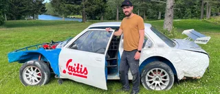 Per gör den gamla Opeln redo för race med björk och traktor