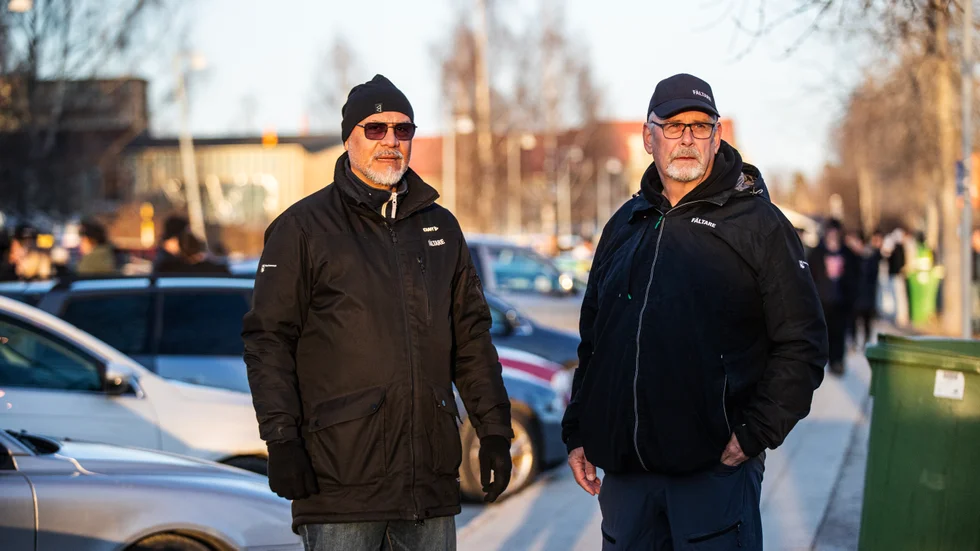 "Den har stor betydelse och är frekvent besökt, så vi ser ett stort värde av den", säger Anders Elvhäger, fältare (till höger) om Malmgatan 5. Bredvid honom fältaren Carlos Pereyra. (Arkivbild)