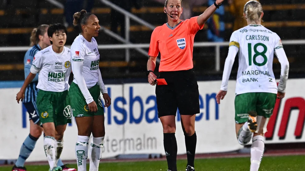 Madelen Janogy visades ut i Stockholmsderbyt.