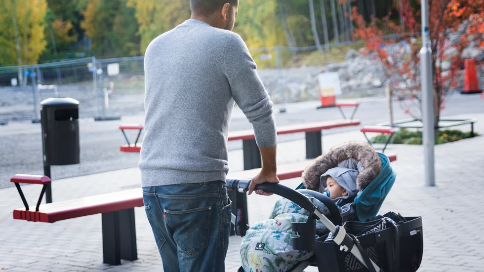 Småbarnsföräldrar har betydligt lägre risk att dö jämfört med föräldrar i samma ålder som har äldre barn, enligt en svensk studie. Arkivbild.